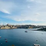 Sliema Seaview Apartment- Valletta Views - Apt 8, 49 Tigne Point Mansions