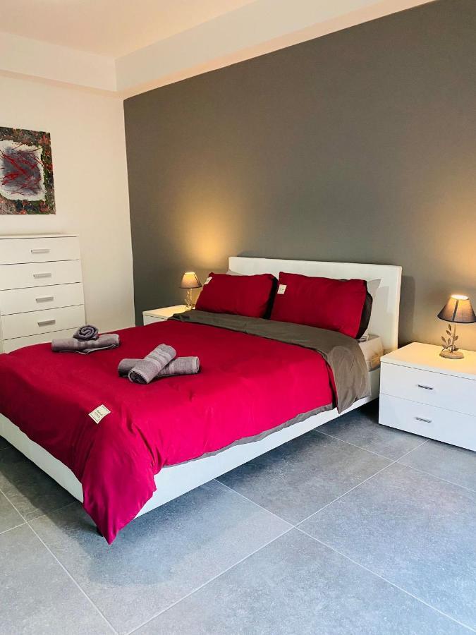 Seaview Apartment- Valletta Views - 8, 49 Tigne Point Mansions *